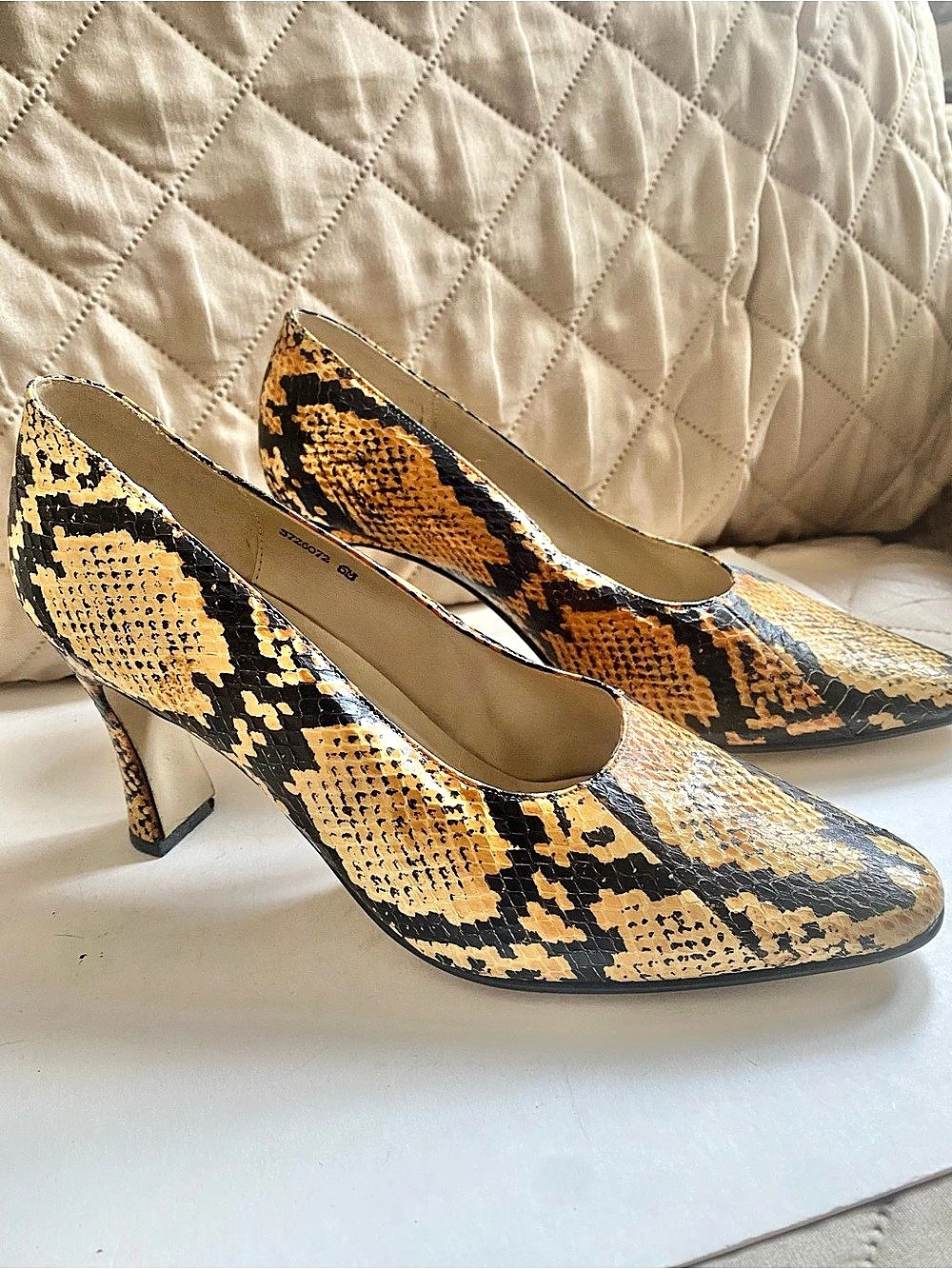 L Gavino Snakeskin Heels in Brown, Yellow & Black, Needs new heel tips, Sz 6M